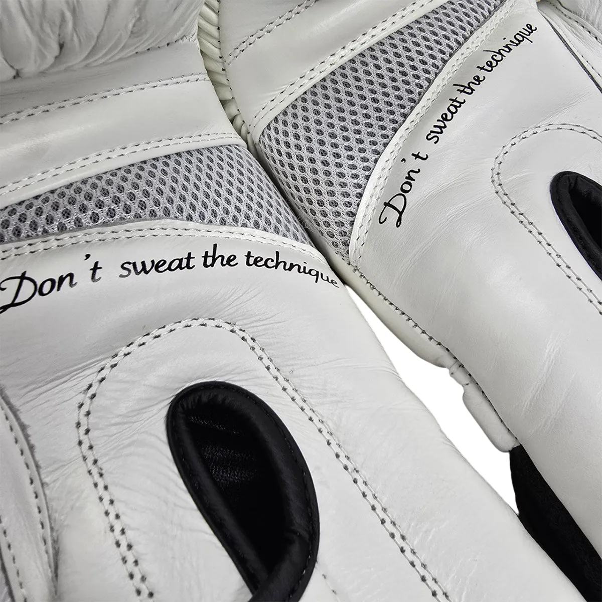 Boxing Gloves Akala White Techniques White (Canada)